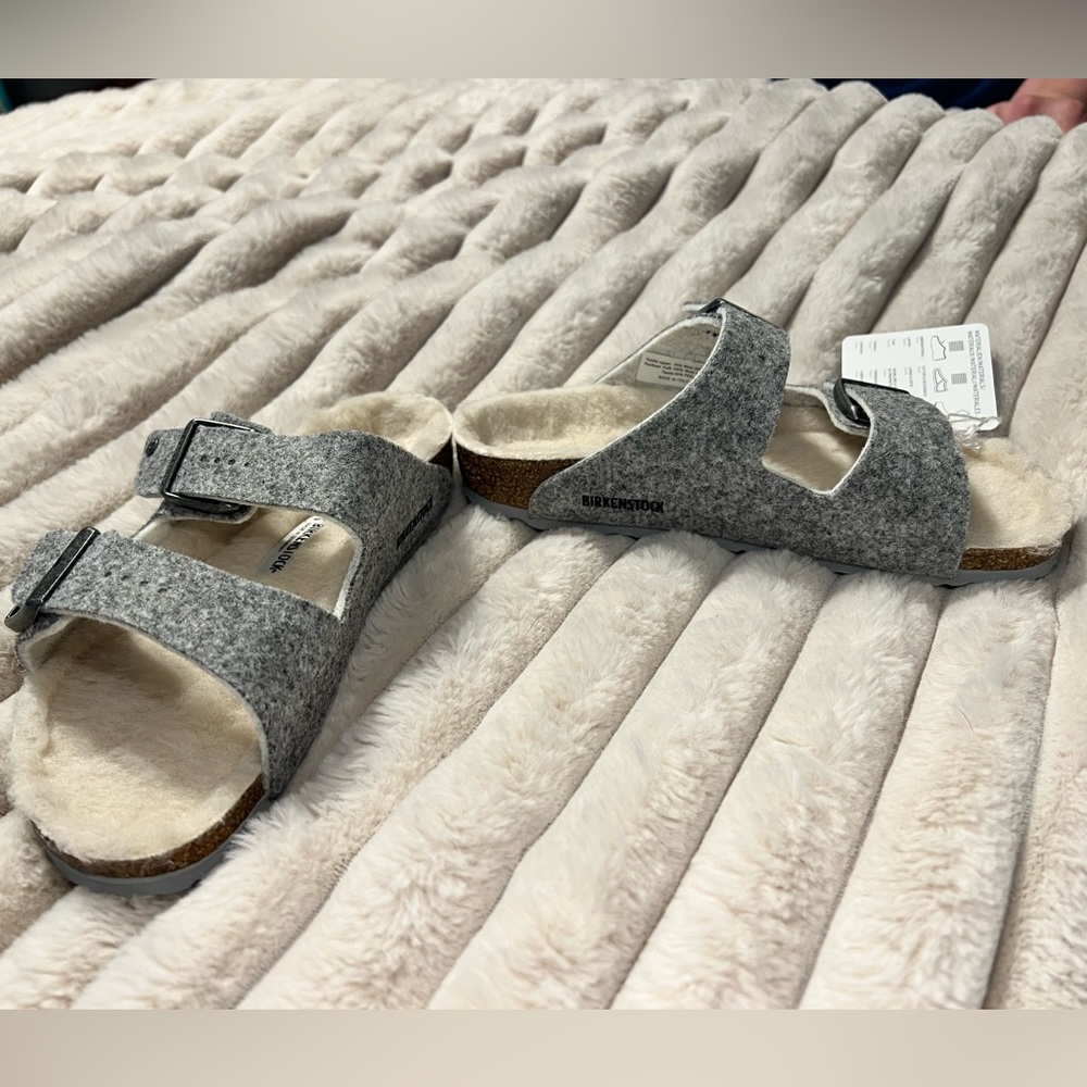 Birkenstock Arizona Happy Lamb Kid’s Sandals - Grey